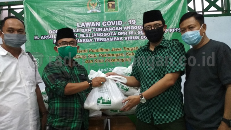 Wakil Ketua MPR RI Sumbang 5.1000 Paket Sembako
