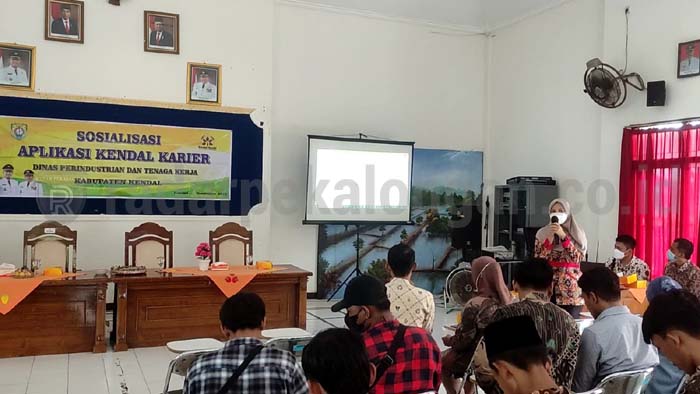 Aplikasi Kendal Karir Bantu Warga Cari Pekerjaan