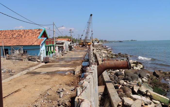 Pembangunan Lanjutan Tanggul Pantai Mulai Dikerjakan