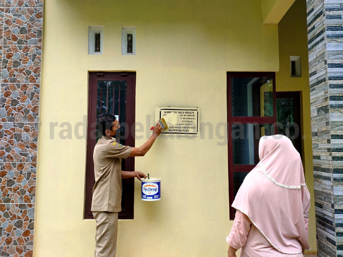 Rumah Mewah Dapat Bansos