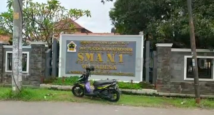 Dua Sekolah Di-Lockdown