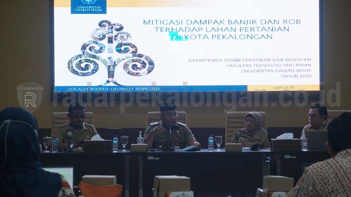 Kerja Sama Pemkot-UGM Cari Solusi Lahan Terdampak Rob