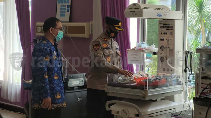 Tiga Warga Ingin Adopsi Bayi yang Ditemukan dalam Karung