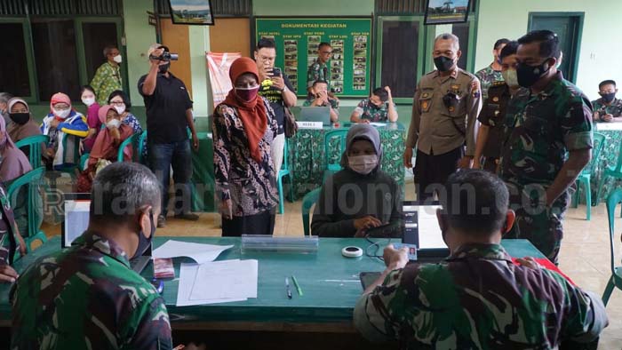 12.000 Warga Terima BLT Minyak Goreng