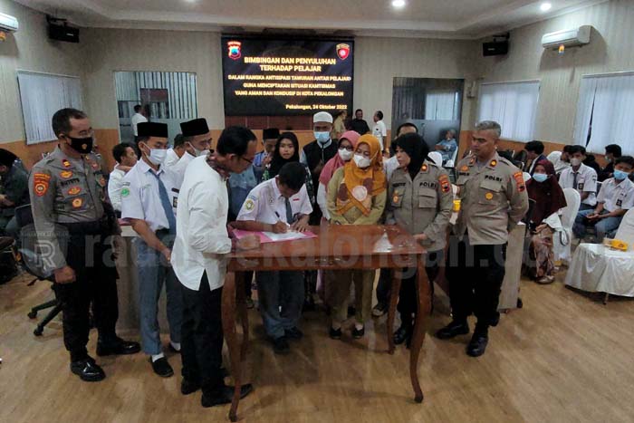 Sejumlah SMK Tanda Tangani Komitmen Cegah Tawuran