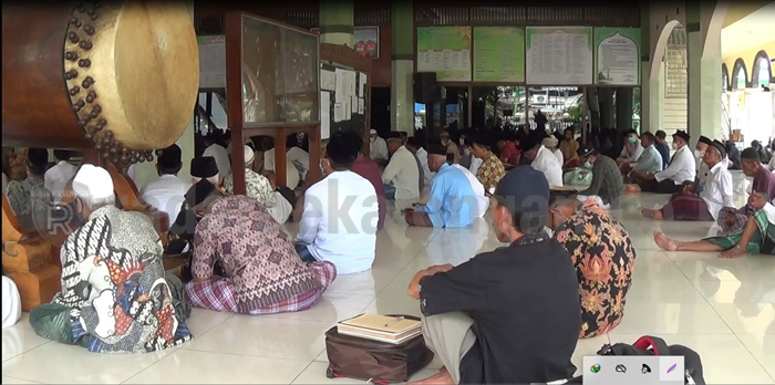 Bukan Pelajar, Sanlat Masjid Agung Malah Diikuti Para Kiai Kampung