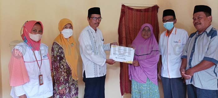 Lazismu Bantu Bedah Rumah Muslimat