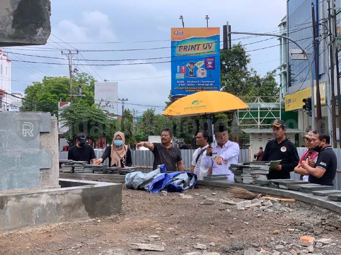 Progres Pembangunan Tugu Bunderan Gambaran Terlambat 6%