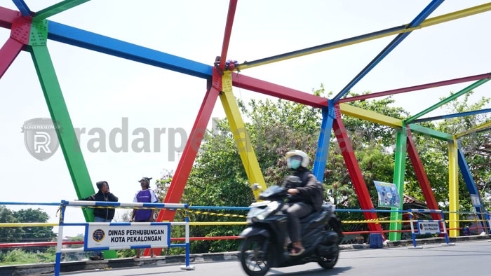 Sejumlah Jembatan di Kota Batik Dipercantik