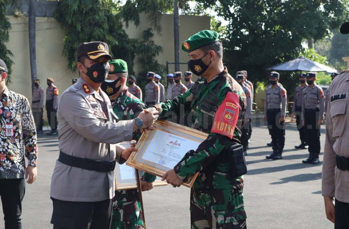 Babinsa, Bhabin, dan Nakes Terima Penghargaan Penanganan Covid