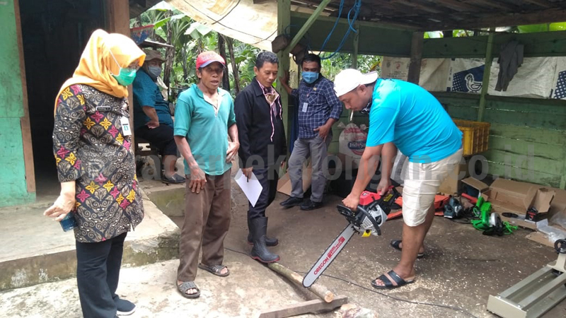 Masyarakat Sekitar Hutan Dapat Bantuan