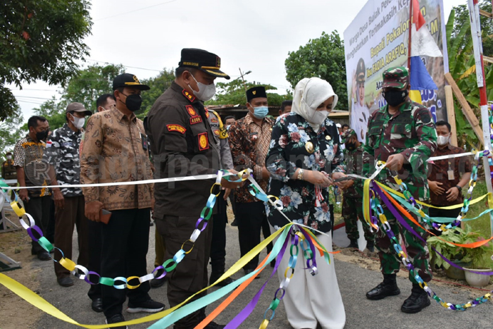 Tim Gabungan Bangun Jembatan Darurat