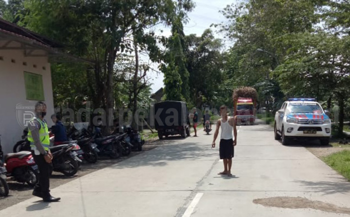 ABG Tewas Tabrak Pintu Mobil