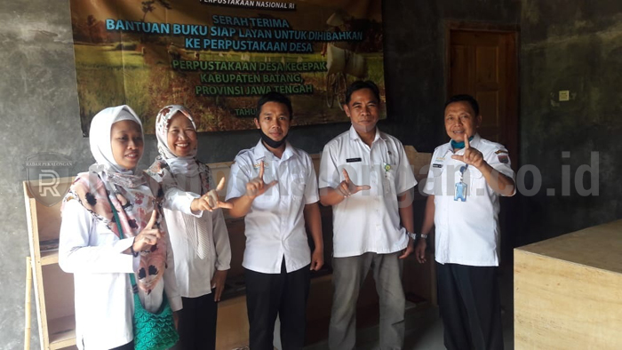 Tiga Perpusdes Dapat Bantuan Buku Hingga Komputer