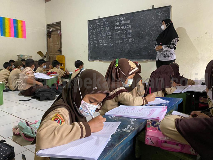 Proyek Rehab Gagal, Bupati Tetap Minta Maaf