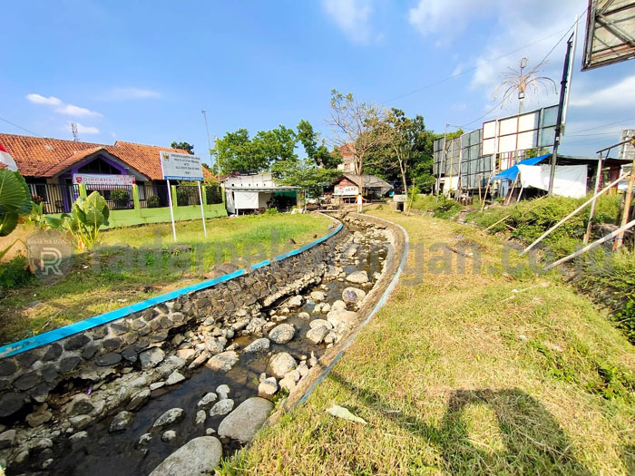 15 Hari, Irigasi Dikeringkan