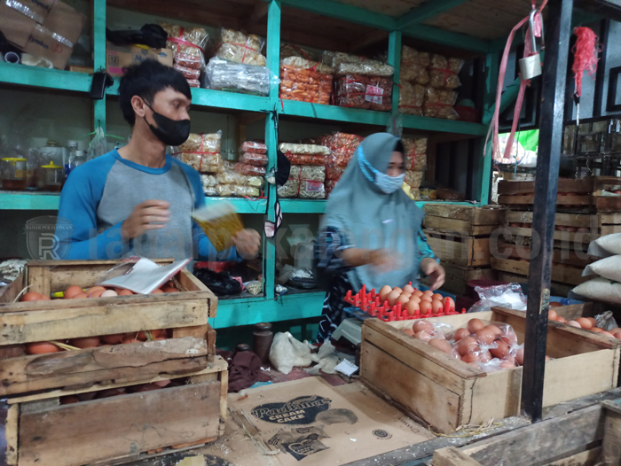 Harga Melejit, Penjualan Telur Anjlog