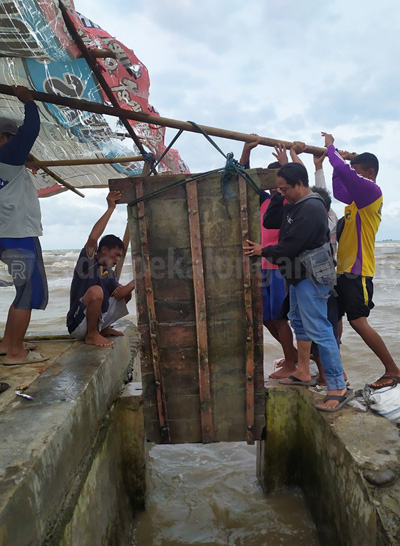 Kurangi Banjir, Buka Tutup Pintu Air secara Manual