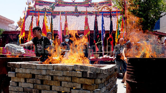 Digelar Sederhana, Ritual Sembahyang Cioko Tanpa Acara Rebutan