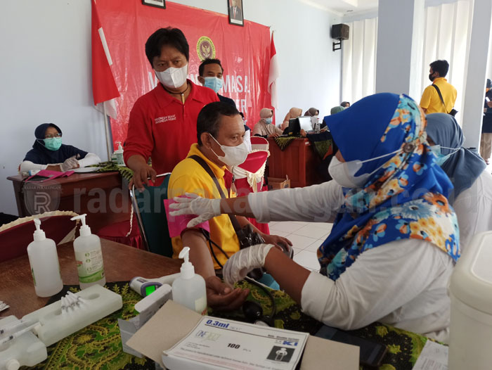 Genjot Vaksinasi, Peserta Dapat Minyak Goreng