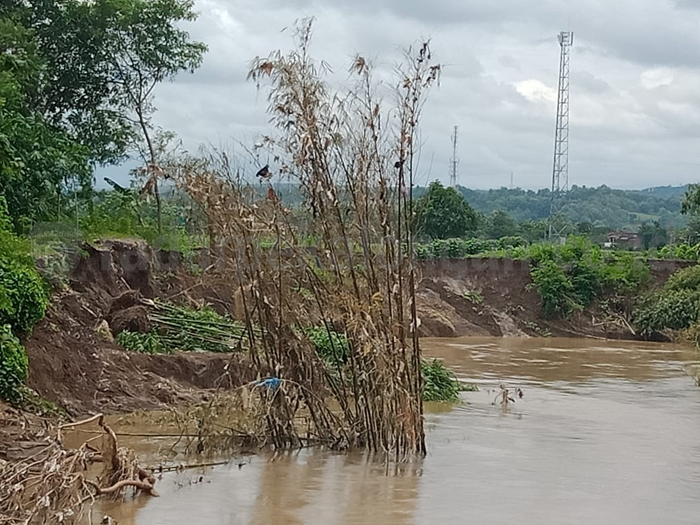 Tanggul Kali Blorong Longsor Ancam Permukiman Warga