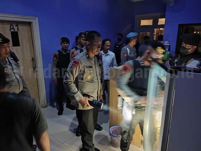 Razia Hiburan Atas Laporan Anggota DPRD