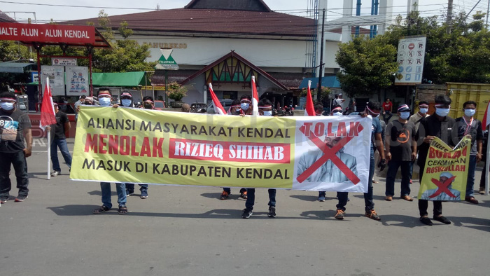 Masyarakat Demo Tolak Rizieq