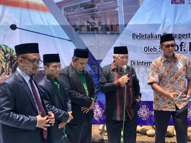 Prof Din Syamsudin Tandai Peletakan Batu Pertama Asrama Ustazah IMBS Pekajangan