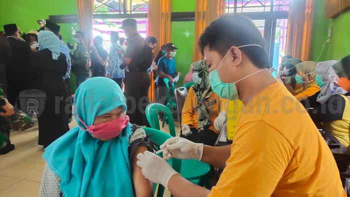 Urus Layanan Publik Wajib Vaksin