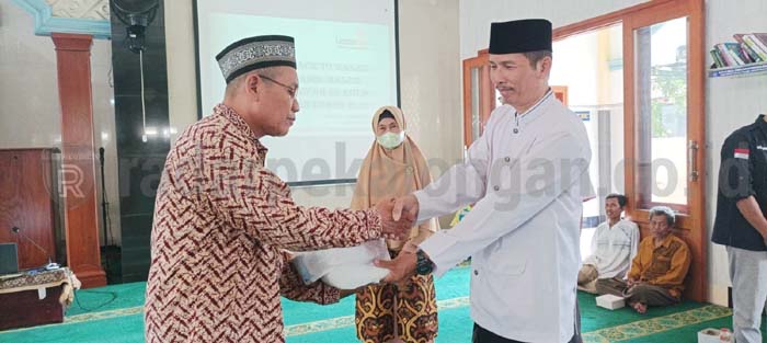 Lazismu Salurkan Bantuan untuk Takmir Masjid dan Musala