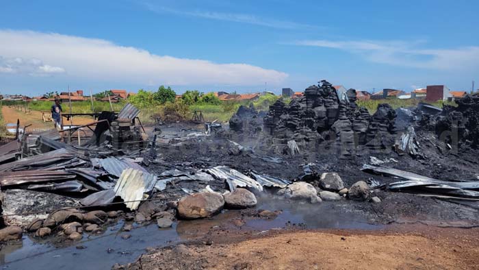 Diduga Korsleting, Gudang Tali Tambang Ludes Terbakar