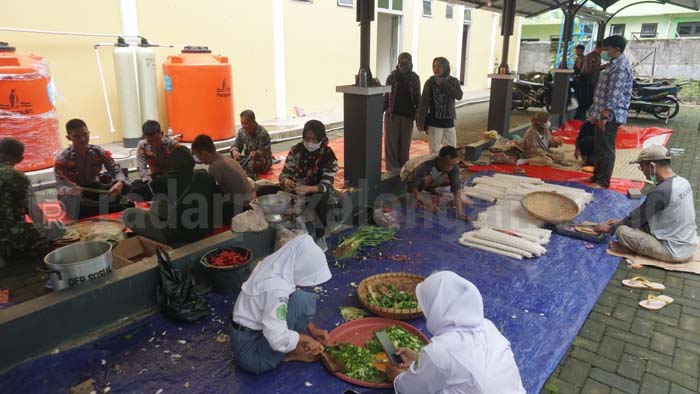 Dapur Umum Didirikan, Produksi 6.000 Bungkus Nasi Tiap Hari