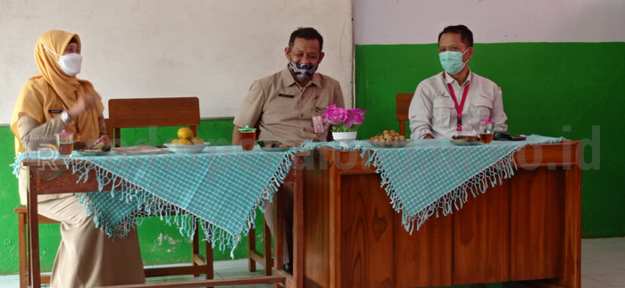 Wali Murid Antusias Bantu Sukseskan Sekolah Adiwiyata
