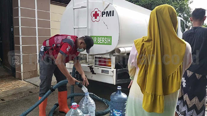 Sumur Tercemar Limbah, Warga Terpaksa Beli Air Bersih