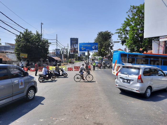 PPKM, Jalur Nasional Diblokade