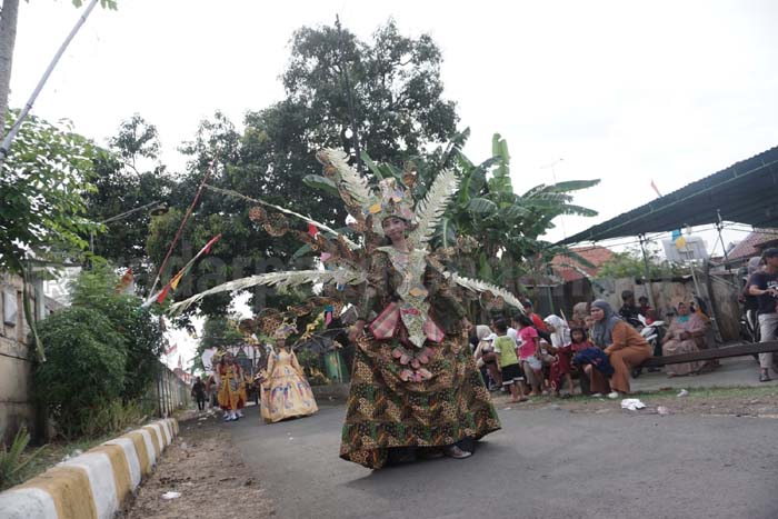 Totalitas Karnaval Proyonanggan Utara, dari Iuran Sampai Kreativitas Peserta
