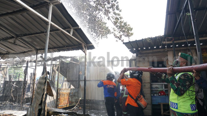 Ditinggal Kerja, Tiga Rumah Ludes Terbakar