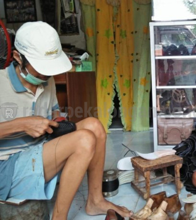 Tak Perlu ke Bandung, Sepatu Kulit Buatan Sutikno Tak Kalah Berkualitas