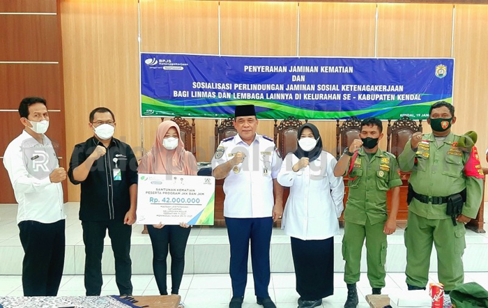 Baru 100 Anggota Linmas Tercover BPJS Naker