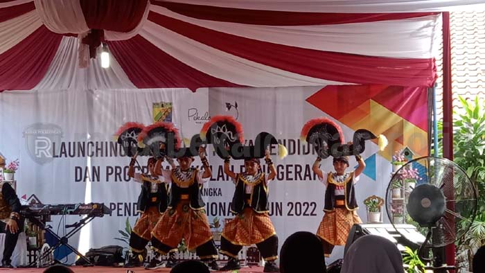Peringati Hardiknas, Dindik Launching SKB