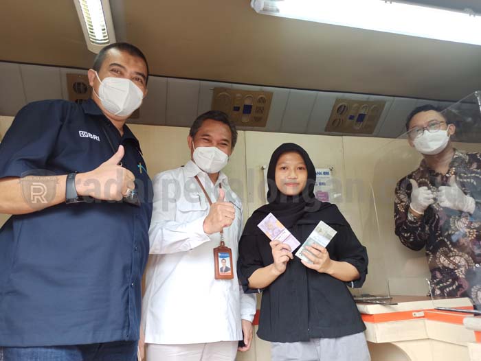 Layanan Uang Baru di Rest Area Diserbu Pemudik