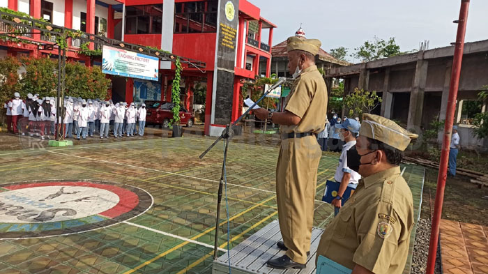 Pak Camat Masuk Sekolah