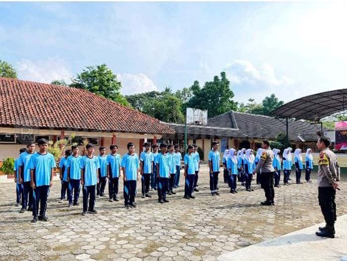 LDK OSIS Latih Kepemimpinan Siswa