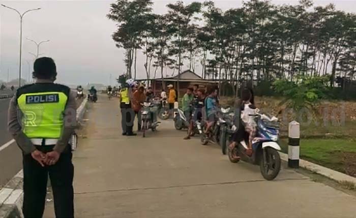 Balap Liar di Exit Tol, Belasan Motor Diamankan