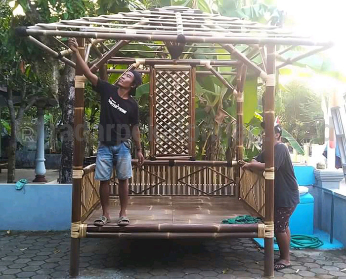 Corona, Pesanan Perajin Bambu Meningkat