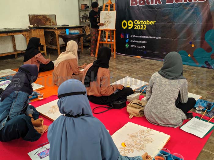 Keseruan Belajar Batik Lukis Hingga Desain Pola Pakaian Motif Batik di Museum