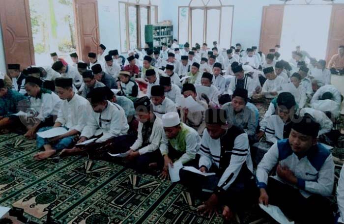 Lulusan Unggul Berijazah Tahfidz Imriti