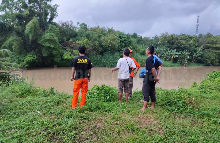 Pria Paruh Baya Tenggelam di Sungai