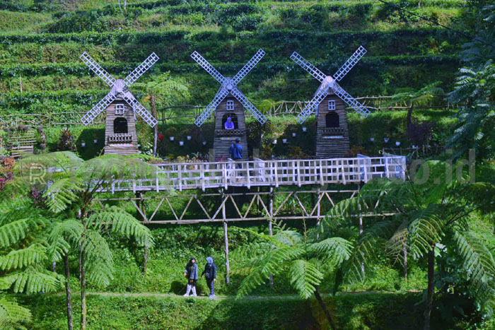 Bupati Ancam Tutup Tempat Wisata