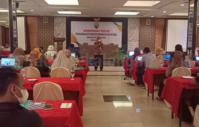 Disdikbud Dorong Lulusan PNF jadi Wirausahawan Berkarakter